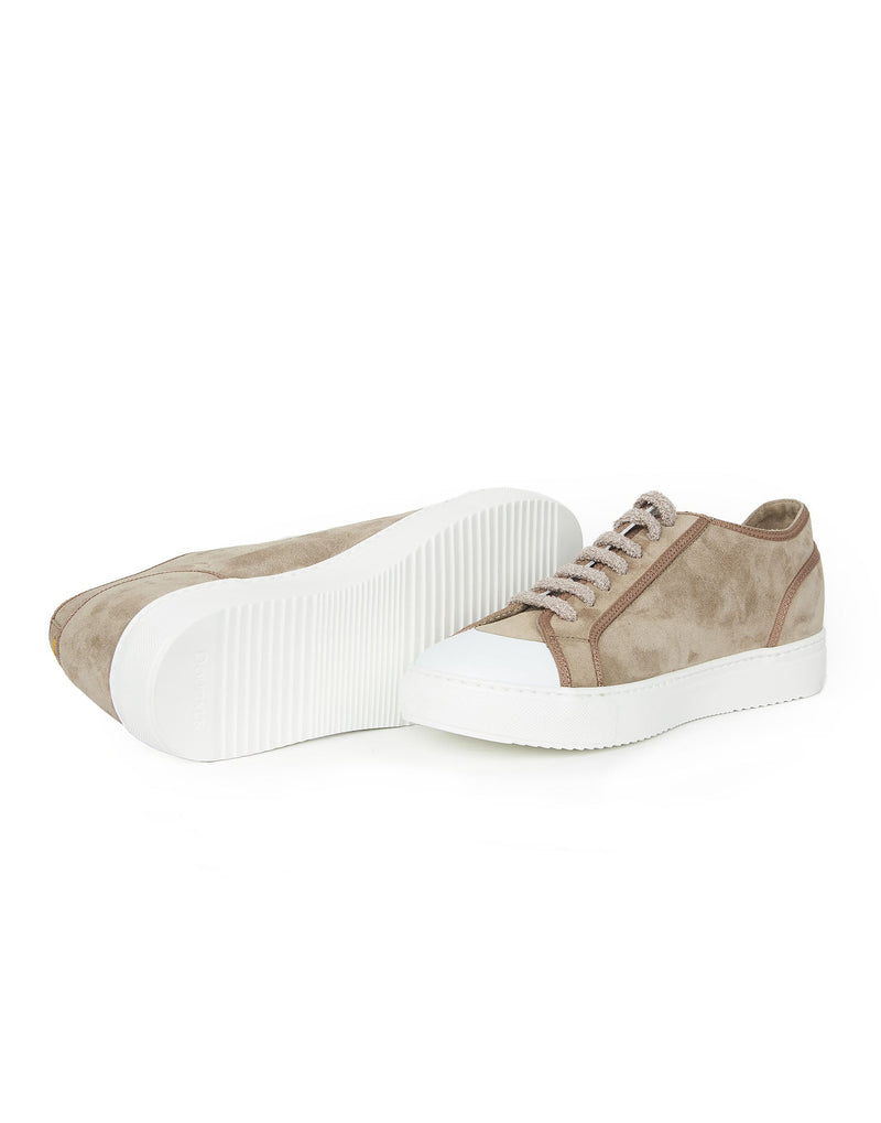 SNEAKERS TAUPE CON PUNTALE GOMMATO